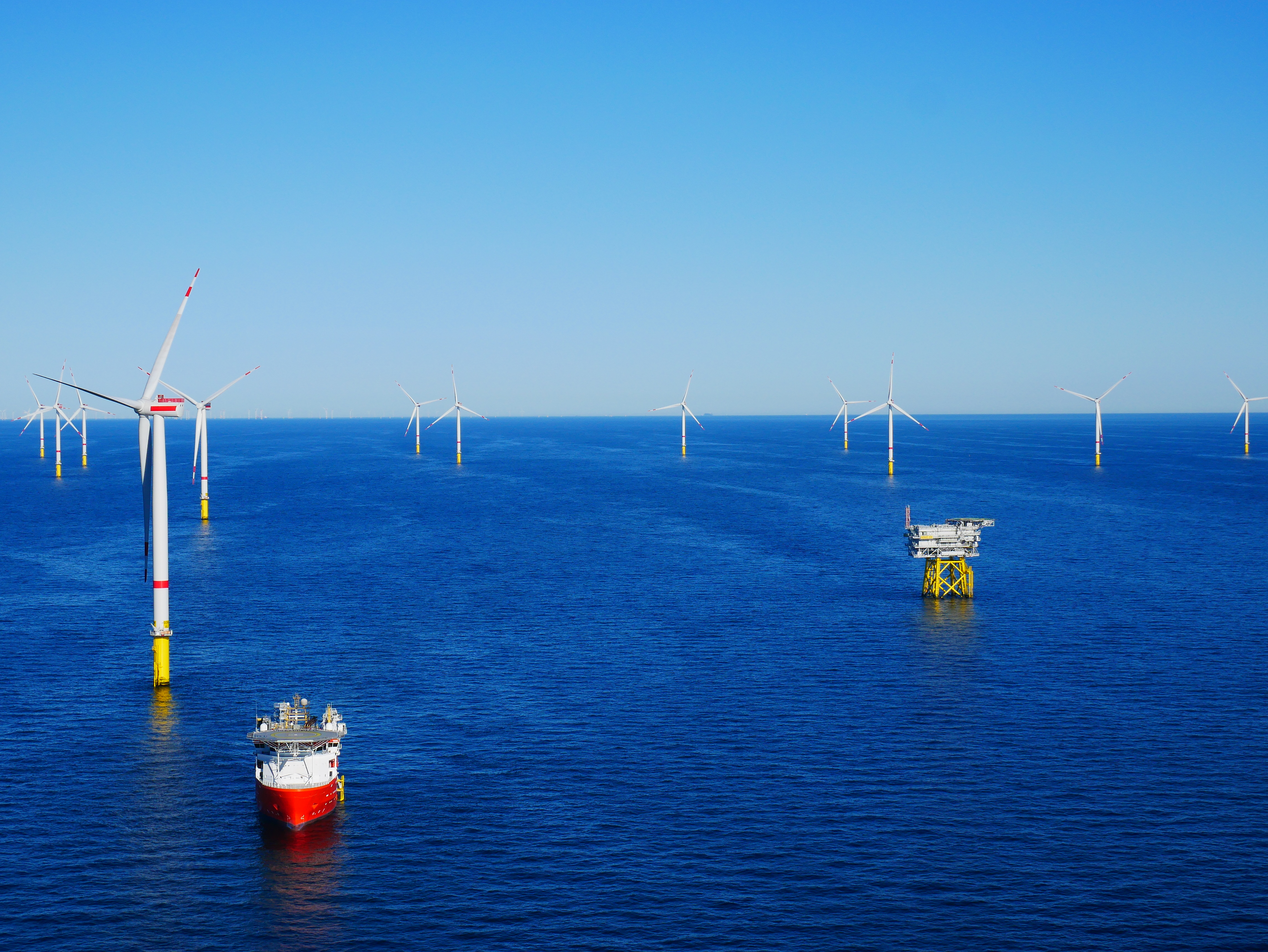 Wind turbine in sea